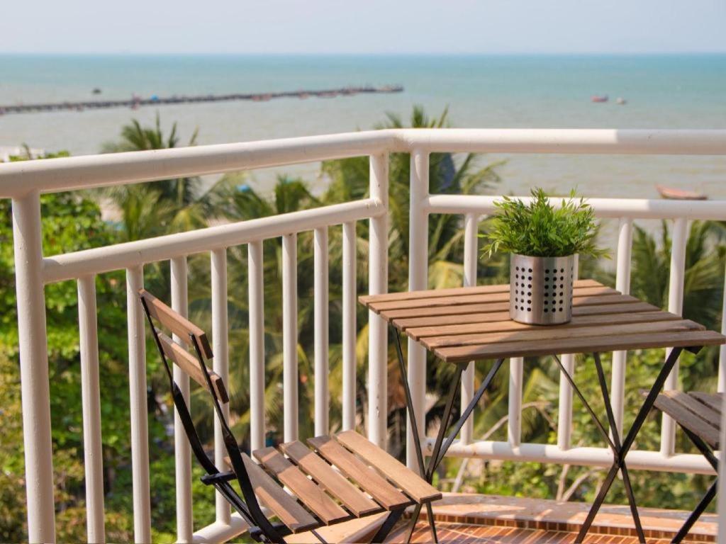 Nana Chat Bangsaen Hotel Si Racha Ngoại thất bức ảnh