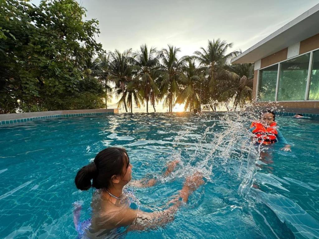 Nana Chat Bangsaen Hotel Si Racha Ngoại thất bức ảnh