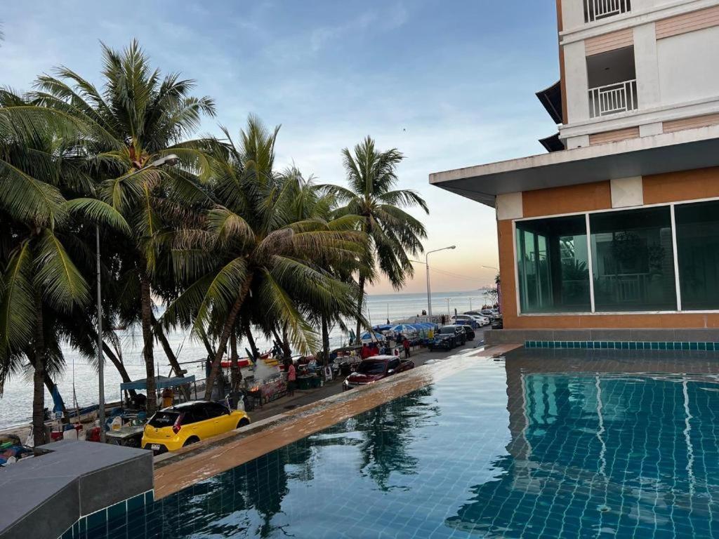 Nana Chat Bangsaen Hotel Si Racha Ngoại thất bức ảnh