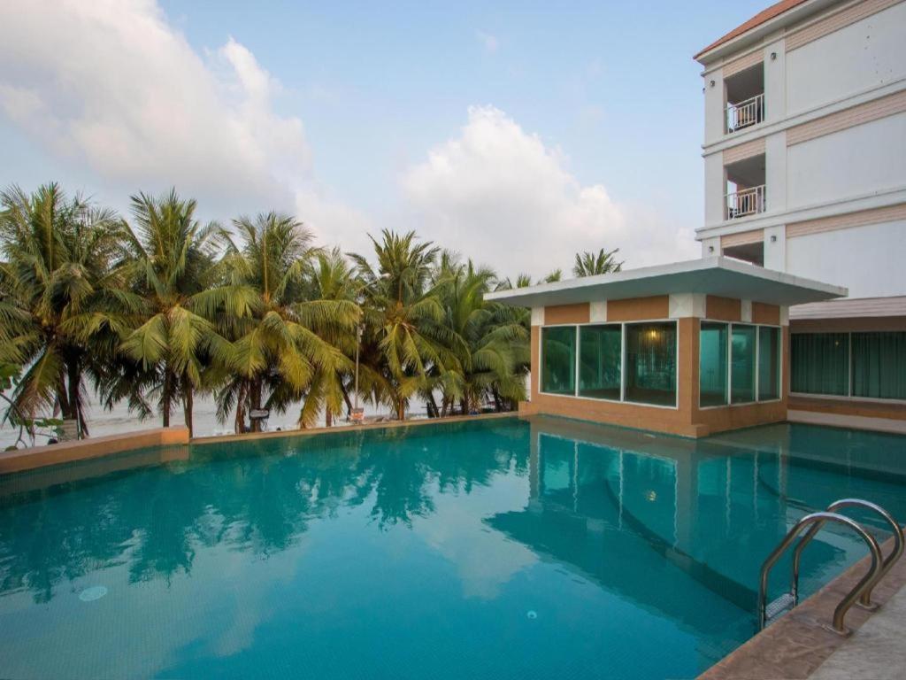 Nana Chat Bangsaen Hotel Si Racha Ngoại thất bức ảnh