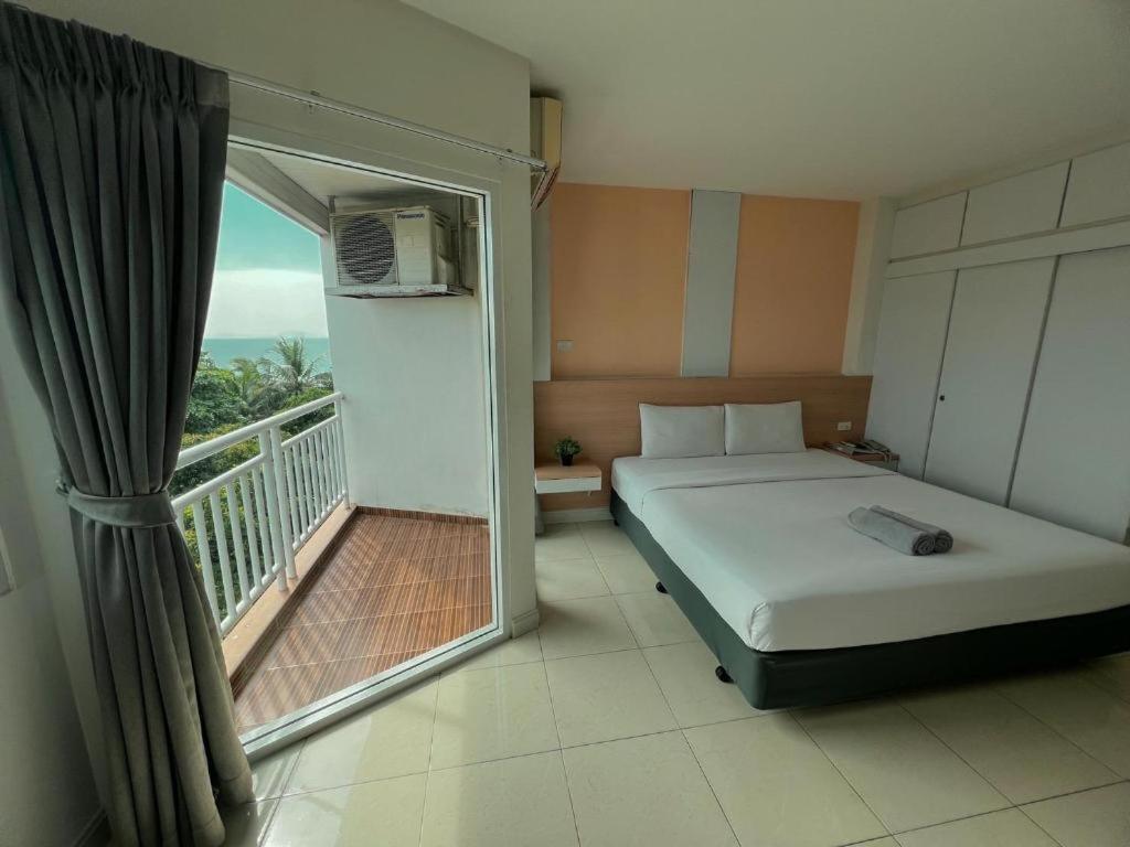 Nana Chat Bangsaen Hotel Si Racha Ngoại thất bức ảnh
