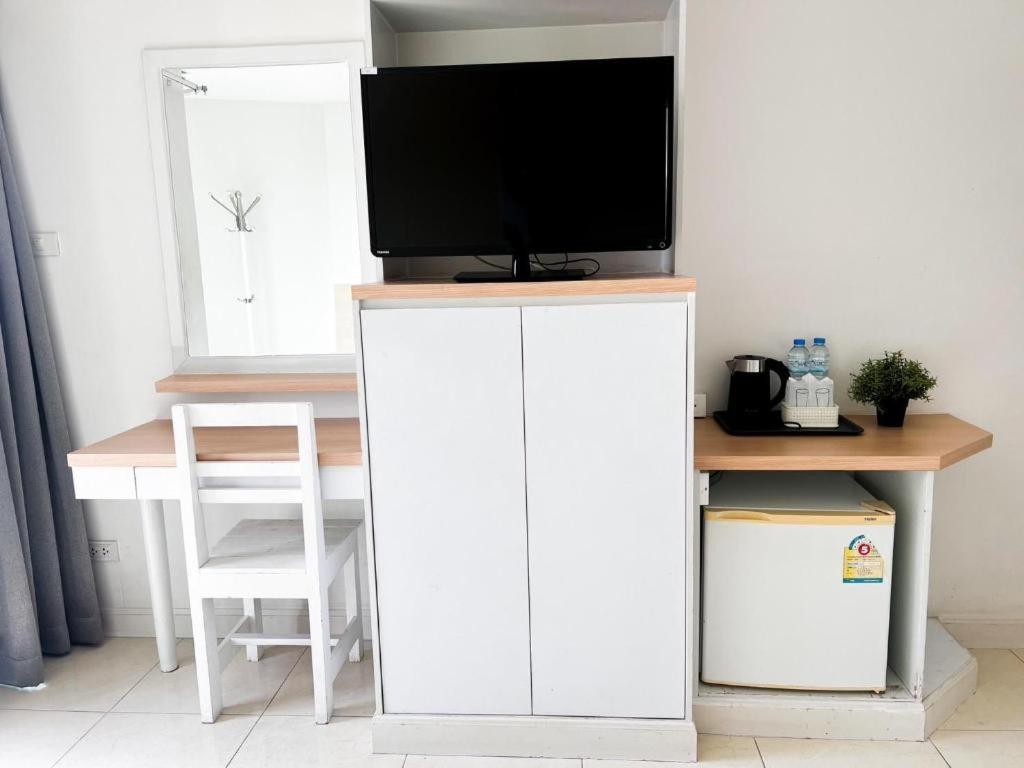 Nana Chat Bangsaen Hotel Si Racha Ngoại thất bức ảnh