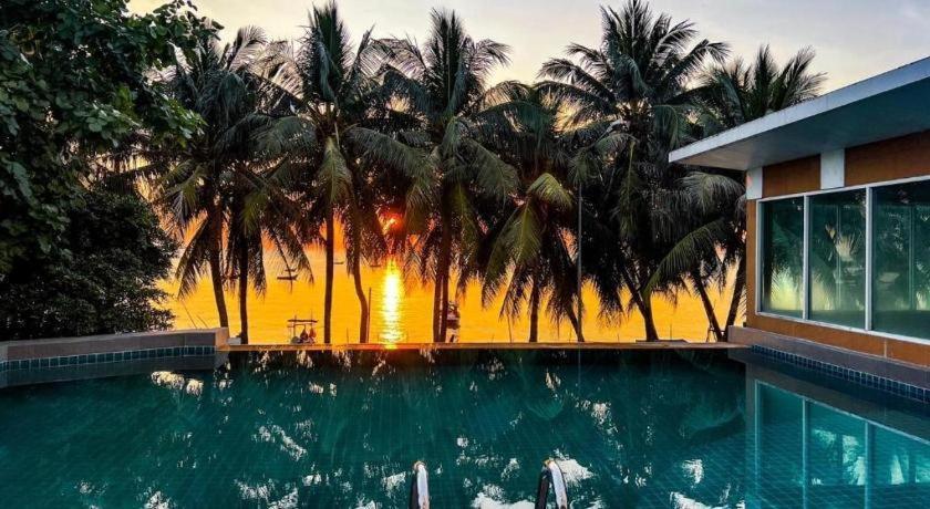 Nana Chat Bangsaen Hotel Si Racha Ngoại thất bức ảnh