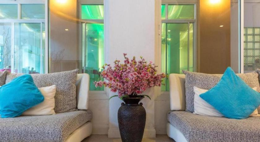 Nana Chat Bangsaen Hotel Si Racha Ngoại thất bức ảnh