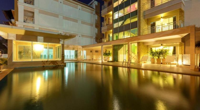 Nana Chat Bangsaen Hotel Si Racha Ngoại thất bức ảnh
