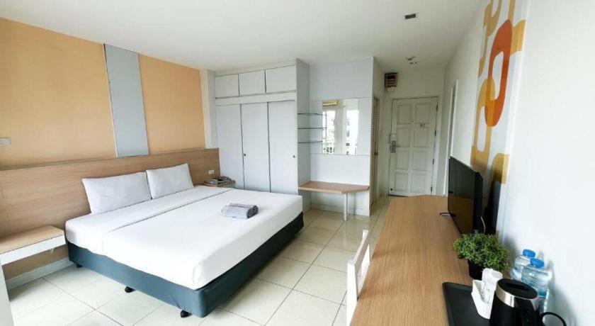 Nana Chat Bangsaen Hotel Si Racha Ngoại thất bức ảnh