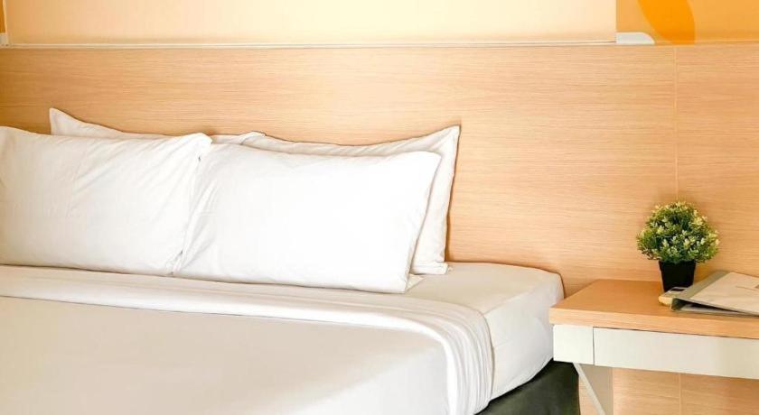 Nana Chat Bangsaen Hotel Si Racha Ngoại thất bức ảnh