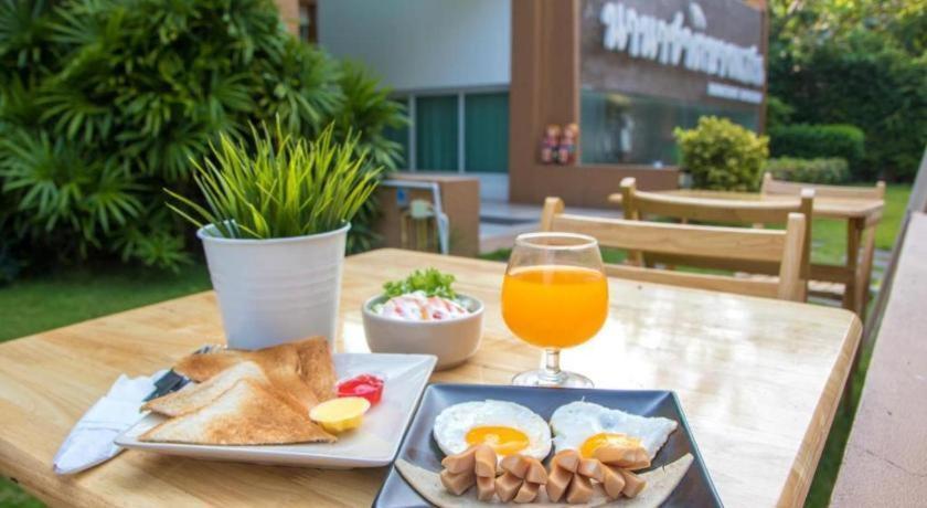 Nana Chat Bangsaen Hotel Si Racha Ngoại thất bức ảnh