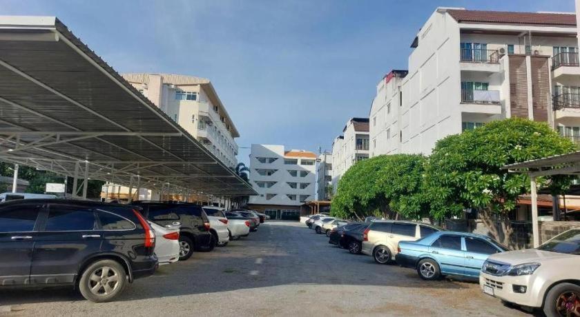 Nana Chat Bangsaen Hotel Si Racha Ngoại thất bức ảnh