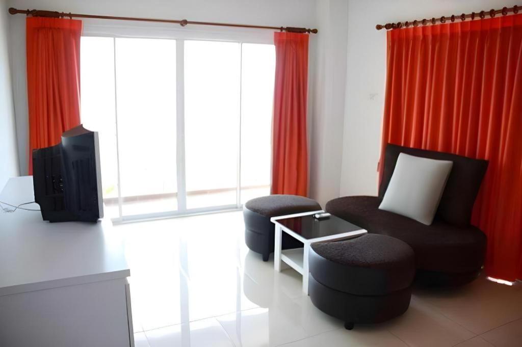 Nana Chat Bangsaen Hotel Si Racha Ngoại thất bức ảnh